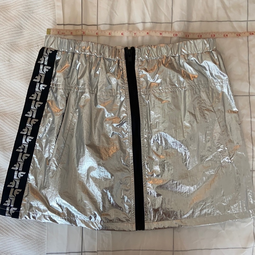 LF Metallic skirt